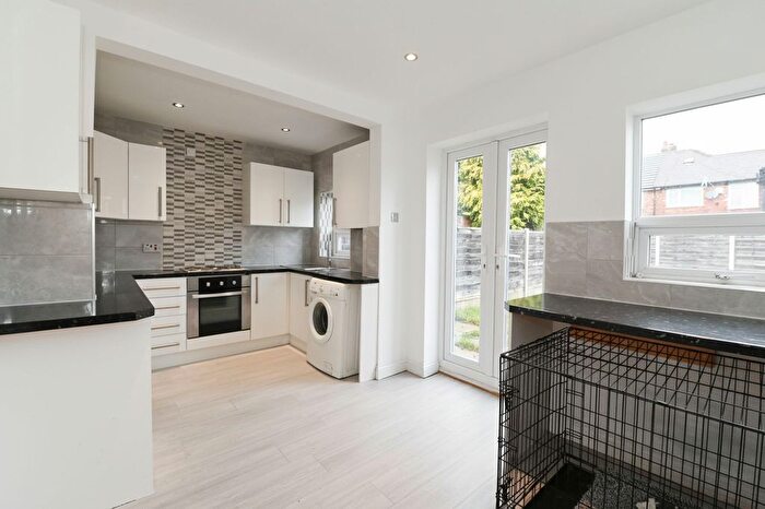 3 Bedroom End Terrace House For Sale In Deepdale Drive, Swinton, M27