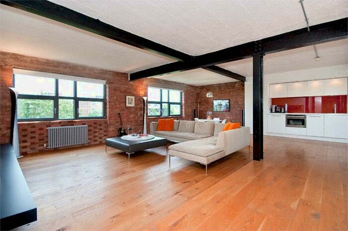 2 Bedroom Apartment To Rent In Spa Heights, EC1R