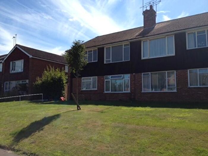 2 Bedroom Flat To Rent In Raymond Avenue, Canterbury, CT1