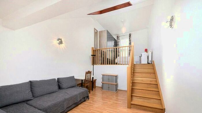 Flat To Rent In Belmont Street, Camden, NW1