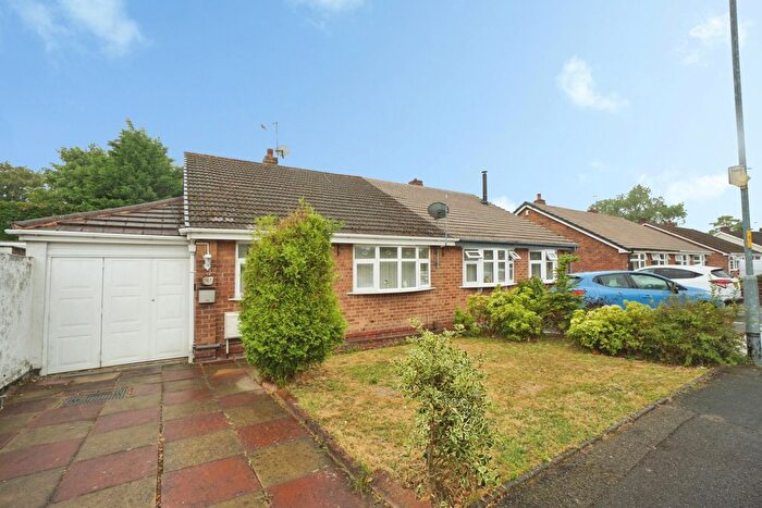 2 Bedroom Semi-Detached Bungalow For Sale In Riding Way, Shortheath, Willenhall, WV12
