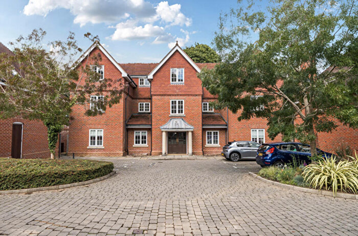 2 Bedroom Flat For Sale In Wychwood Place, Winchester, Hampshire, SO22