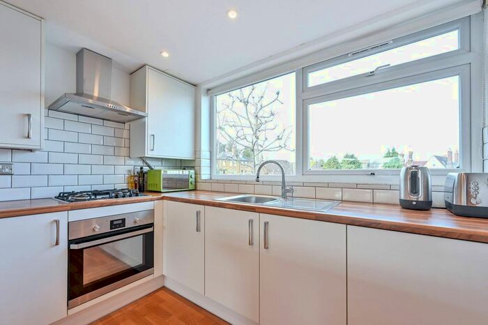 1 Bedroom Studio To Rent In Harvey Road, Guildford, GU1