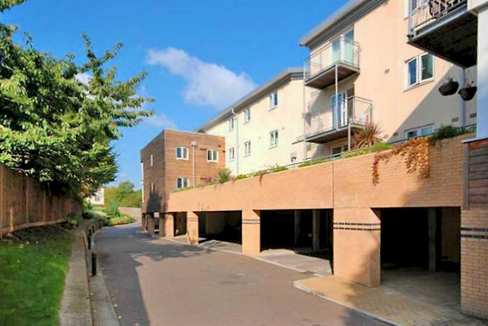 2 Bedroom Flat To Rent In Temeraire Place, Brentford, TW8
