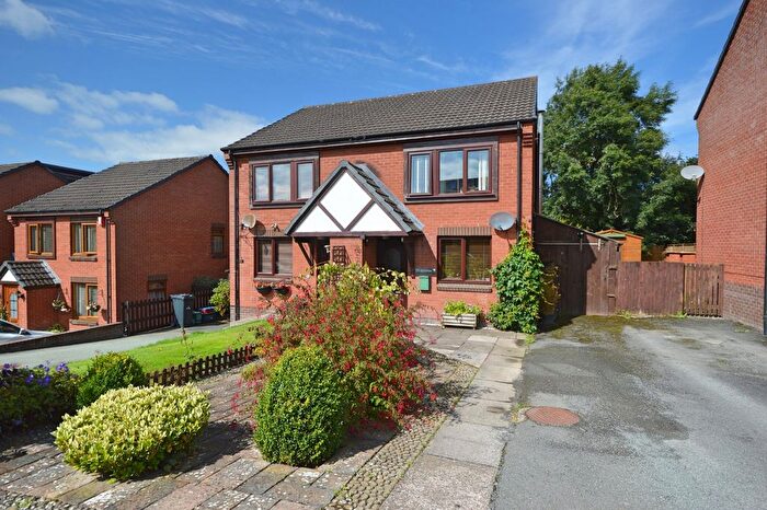 3 Bedroom Semi-Detached House For Sale In Glandwr, Newtown, Powys, SY16