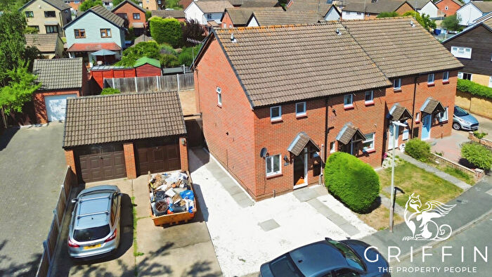 2 Bedroom End Of Terrace House To Rent In Abenberg Way, Hutton, CM13