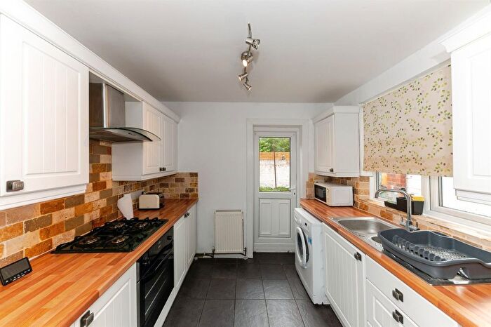 3 Bedroom End Of Terrace House For Sale In Goddard Avenue, Hull, HU5