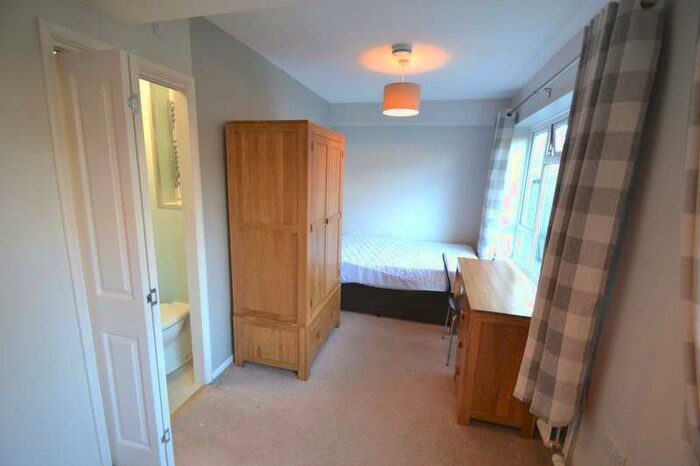 1 Bedroom House To Rent In Perse Way Cambridge, CB4