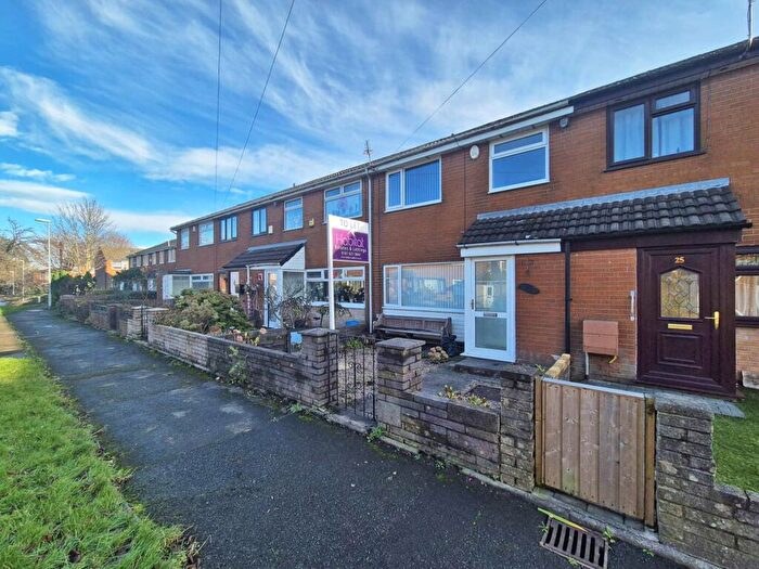 3 Bedroom Town House To Rent In Dryclough Walk, Royton, OL2