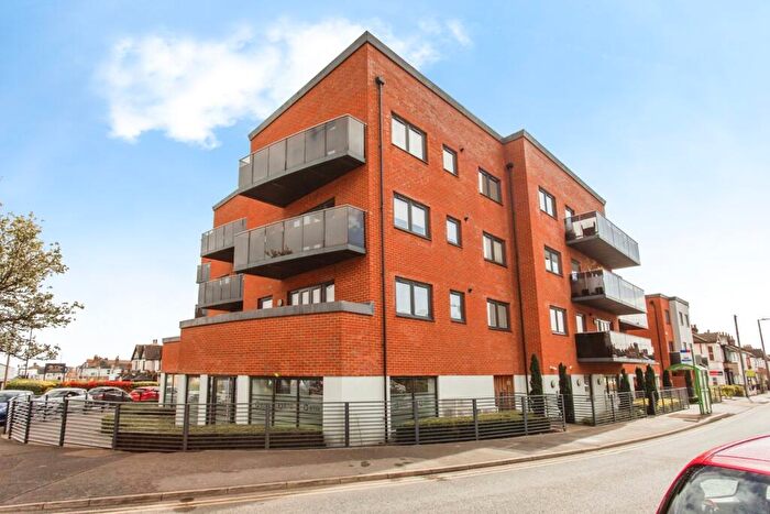 2 Bedroom Flat For Sale In Cranleigh Drive, Leigh-on-Sea, Essex, SS9