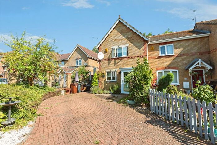 3 Bedroom End Of Terrace House For Sale In Keel Close, Barking, London, IG11