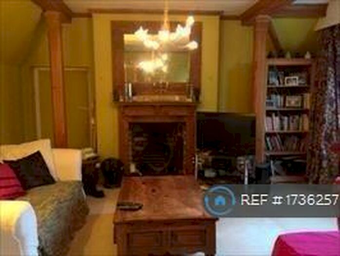 1 Bedroom Flat To Rent In The Avenue, Hitchin, SG4