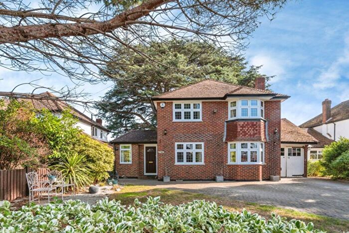 4 Bedroom Detached House For Sale In Hookfield, Epsom, KT19