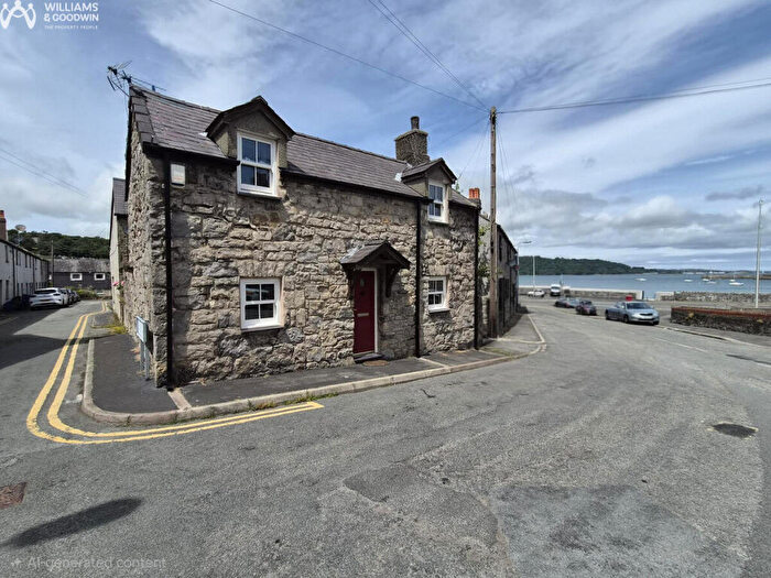 2 Bedroom Cottage For Sale In Strand Street, Bangor, Gwynedd, LL57