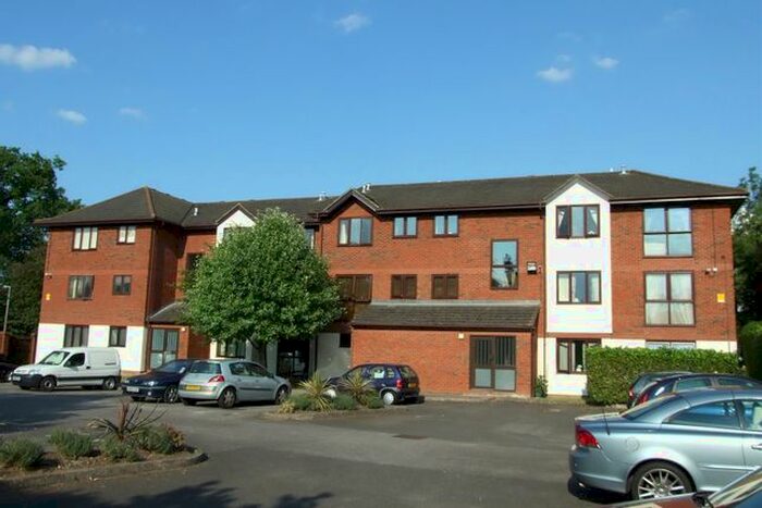 1 Bedroom Flat To Rent In Wyvern Place, Green Lane, Addlestone, KT15