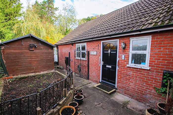 2 Bedroom Bungalow For Sale In Glenrose Avenue, Ravensden, Bedford, Bedfordshire, MK44