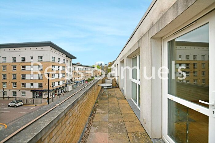 1 Bedroom Apartment To Rent In Helion Court, Westferry Road, London, E14