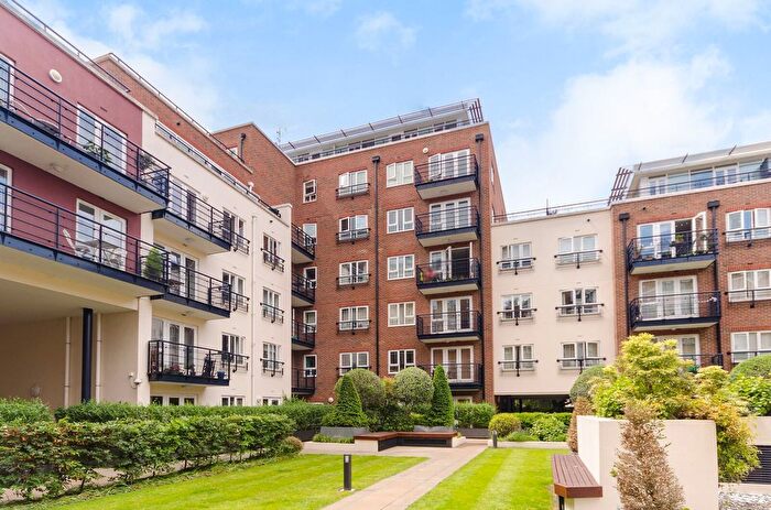 2 Bedroom Flat To Rent In Royal Quarter, Kingston, Kingston Upon Thames, KT2