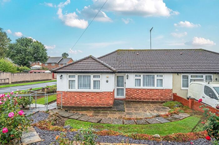 3 Bedroom Bungalow For Sale In Carpenders Avenue, Watford, WD19