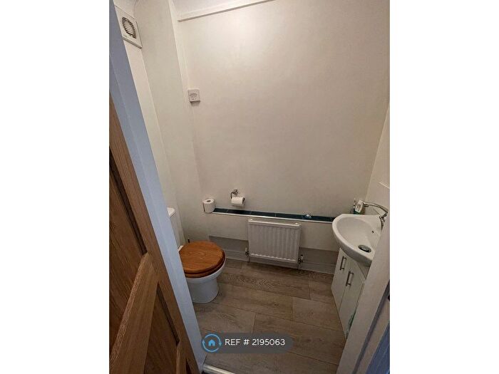 1 Bedroom Flat To Rent In Dovedale, Cornworthy, TQ9