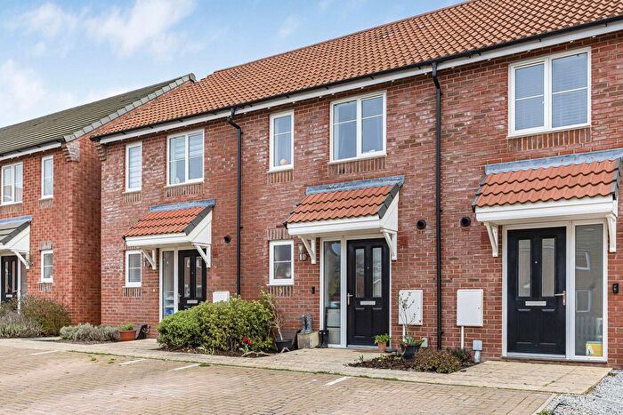 2 Bedroom Terraced House For Sale In Linnet Grove, Didcot, OX11