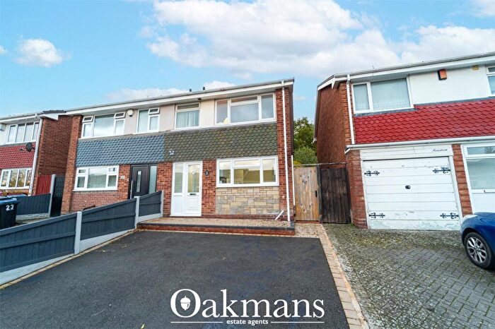 3 Bedroom Semi Detached House For Sale In Parkside, Birmingham, West Midlands, B32