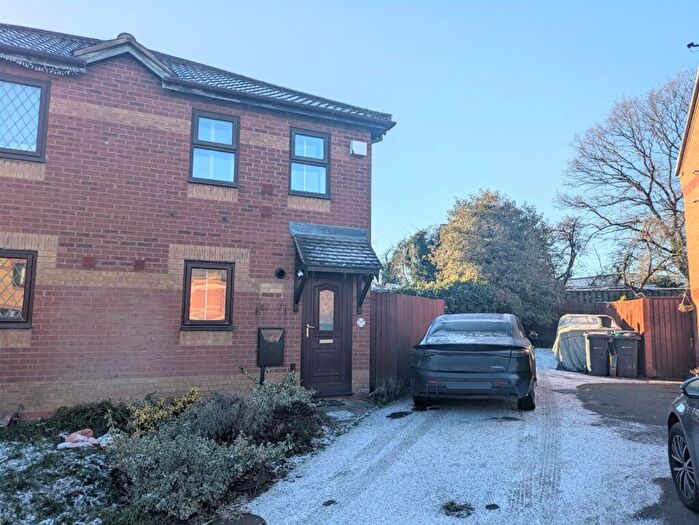 2 Bedroom Semi Detached House To Rent In Old Scott Close, Birmingham, B33