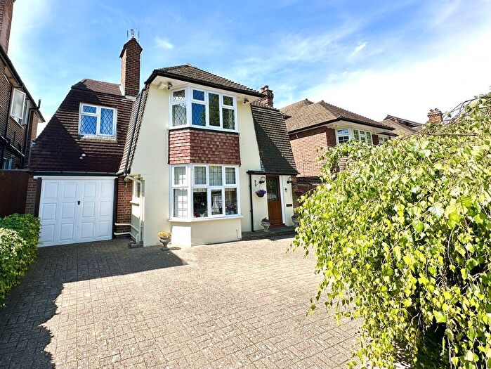 5 Bedroom Detached House For Sale In College Road, Epsom, KT17