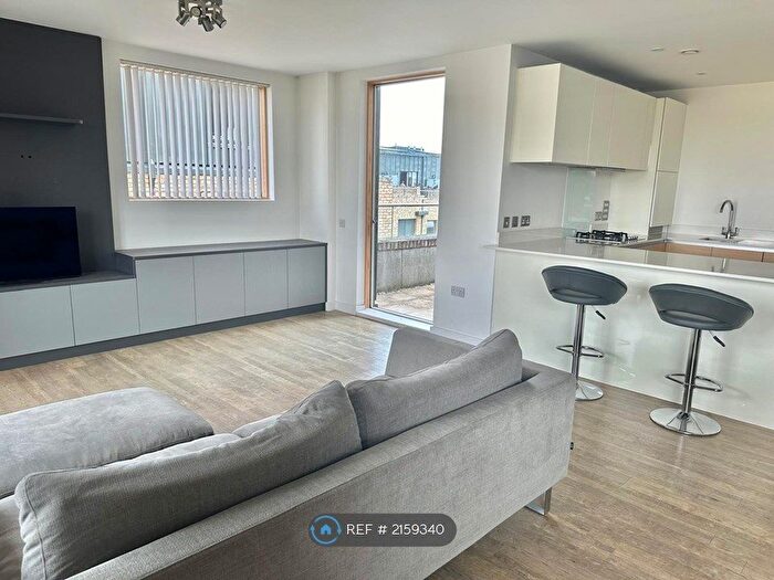 2 Bedroom Flat To Rent In Griffin Building, London, NW7