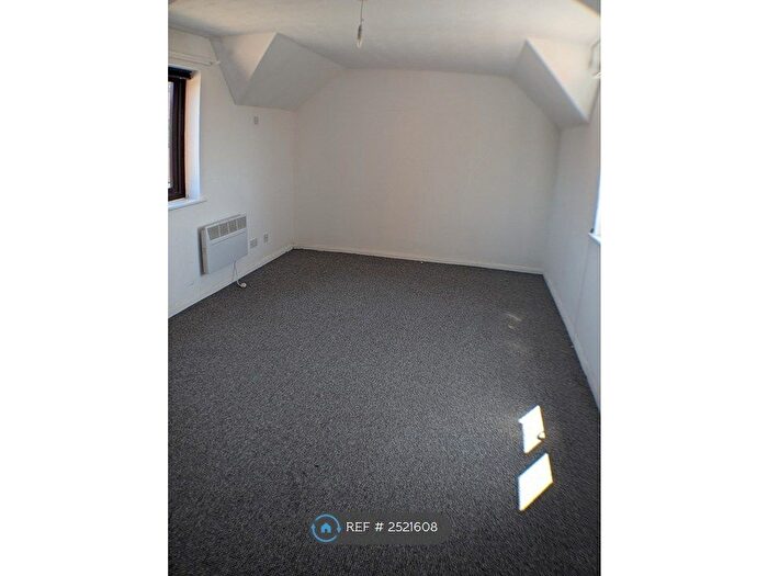 2 Bedroom Flat To Rent In Tynedale Square, Highwoods, Colchester, CO4