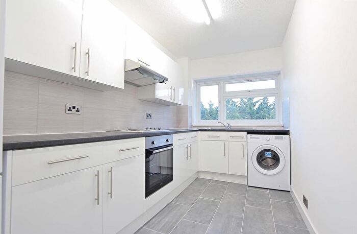 1 Bedroom Flat To Rent In Spencer Road, Isleworth, TW7