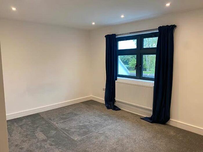 6 Bedroom Detached House To Rent In Slough Road, Iver, Buckinghamshire, SL0