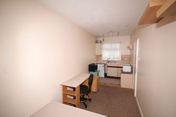 1 Bedroom Flat To Rent In Sudbury Heights Avenue, Greenford, Middlesex, UB6