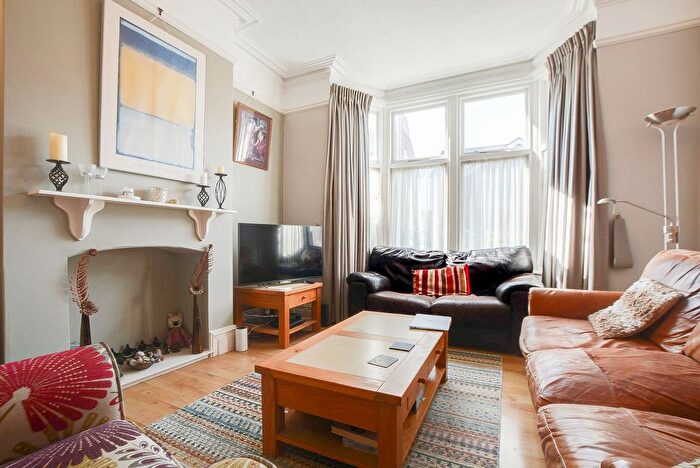 3 Bedroom Terraced House For Sale In Portland Road, Clarendon Park, Leicester, LE2