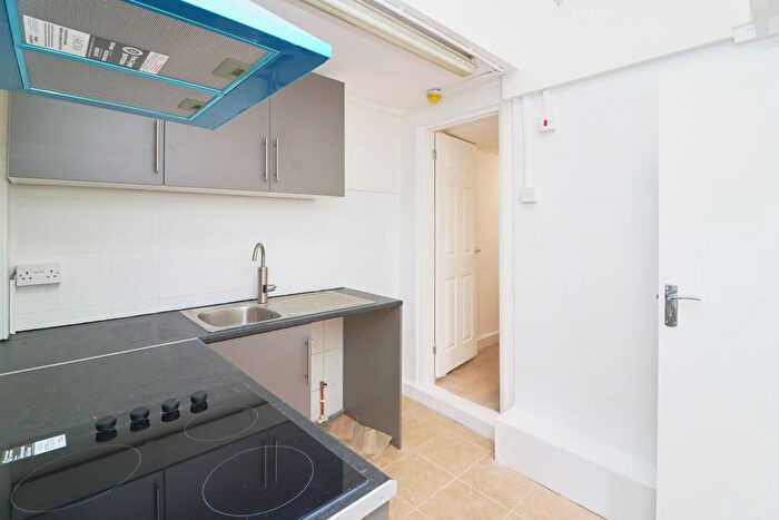 Studio To Rent In Upper Tooting Road, London, SW17