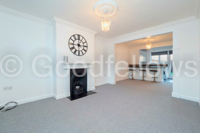 2 Bedroom House To Rent In Beeches Road, Sutton, Surrey, SM3