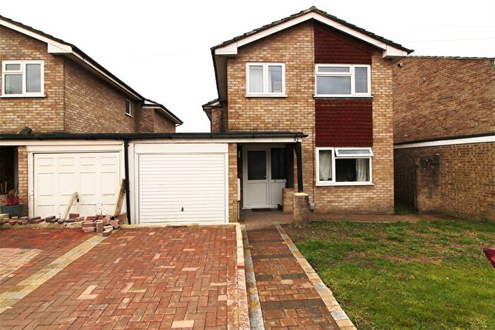 4 Bedroom Detached House To Rent In Salford Close, Reading, RG2