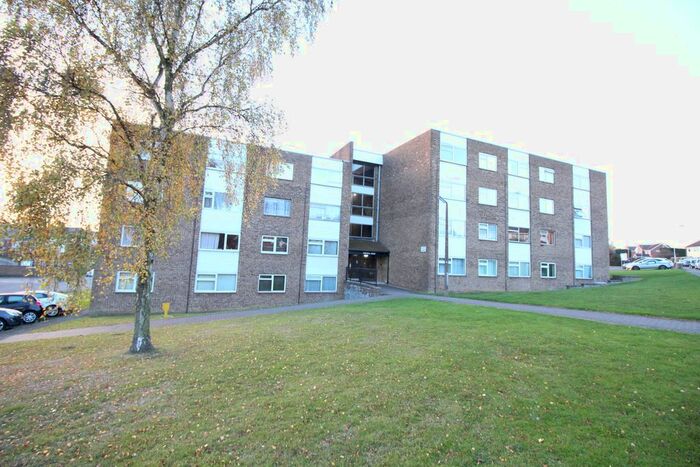 2 Bedroom Flat To Rent In Handcross Road, Luton, LU2