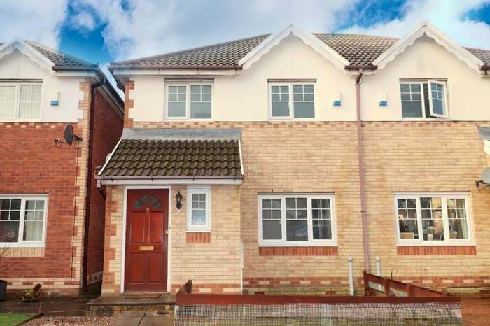 3 Bedroom Detached House To Rent In Clos-ty-melyn Rhydyfelin, Pontypridd, CF37
