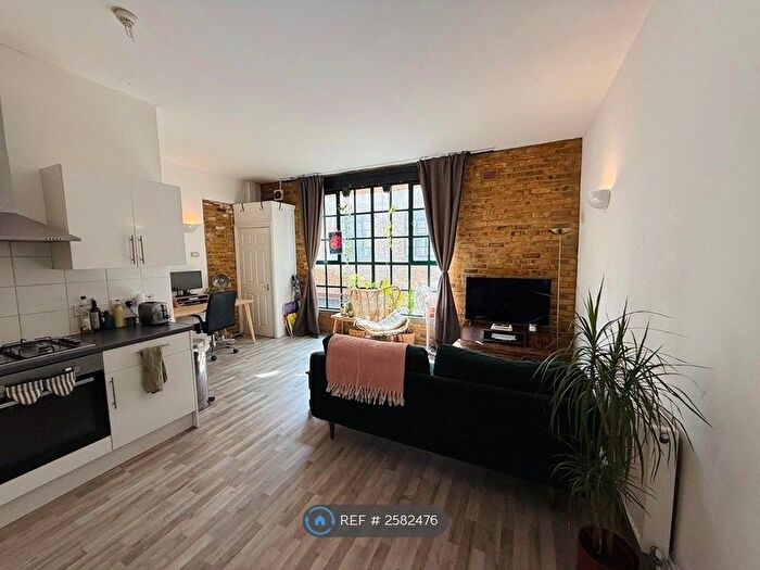 1 Bedroom Flat To Rent In Shoreditch High Street, London, E1