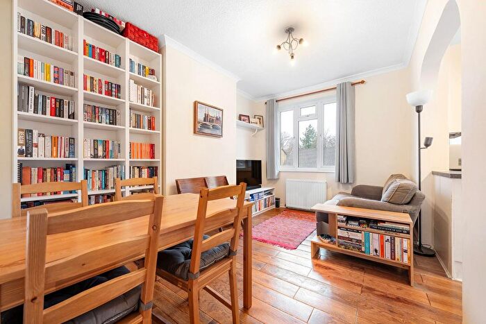 2 Bedroom Flat For Sale In Norwood Road, SE24