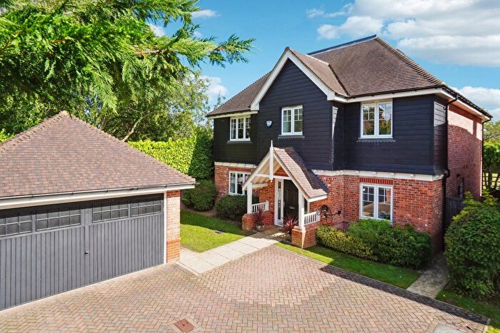6 Bedroom Detached House For Sale In Lord Reith Place, Beaconsfield, Buckinghamshire, HP9
