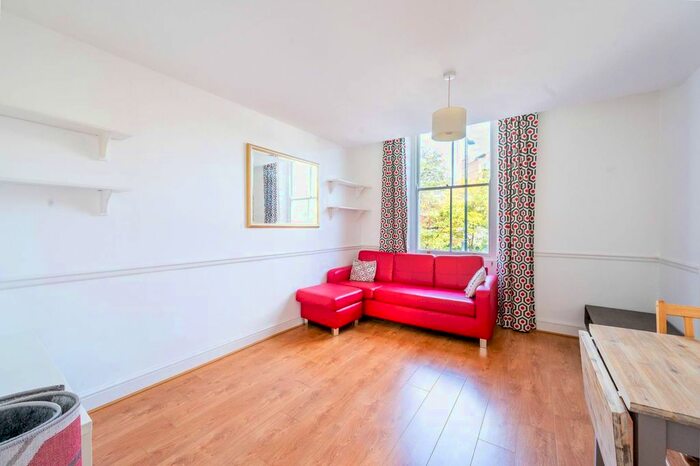 2 Bedroom Flat To Rent In Fulham Road, Fulham Broadway, London, SW6