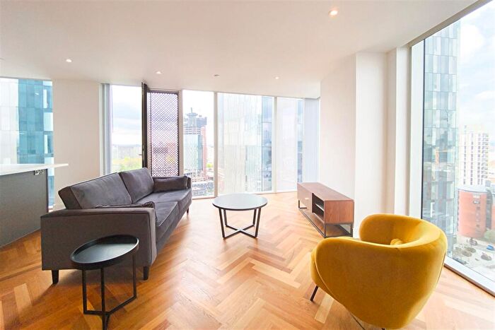 2 Bedroom Apartment To Rent In East Tower, Owen Street, M15