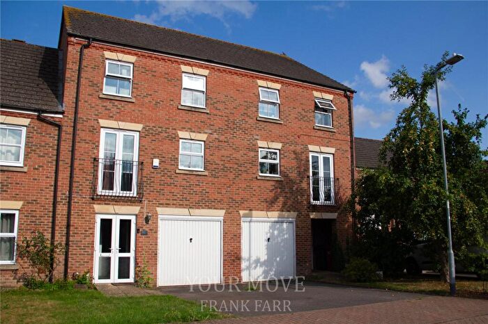 4 Bedroom Terraced House For Sale In Dalton Green, Langley, Slough, SL3
