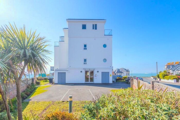 3 Bedroom Apartment To Rent In Warren Edge Road, Bournemouth, BH6