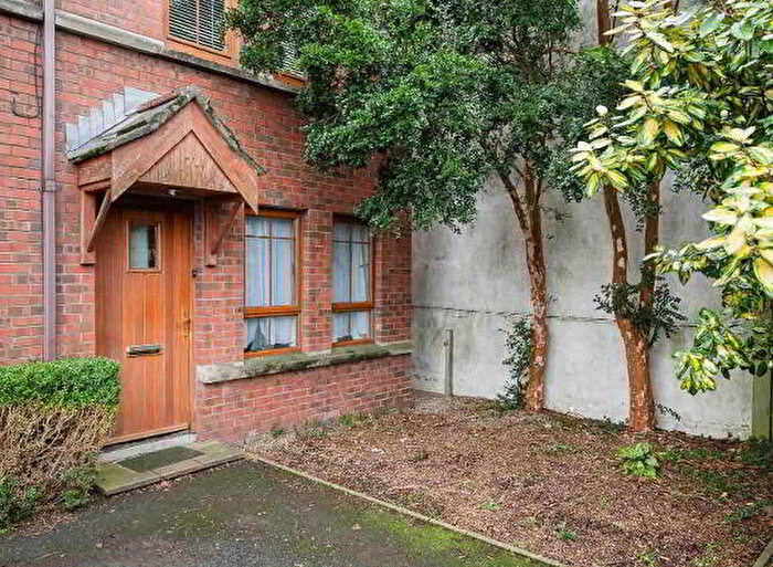 3 Bedroom TownHouse For Sale In Kinnegar Close, Holywood, BT18