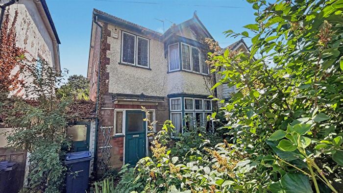 3 Bedroom Semi Detached House For Sale In Brandwood Road, Kings Heath, B14
