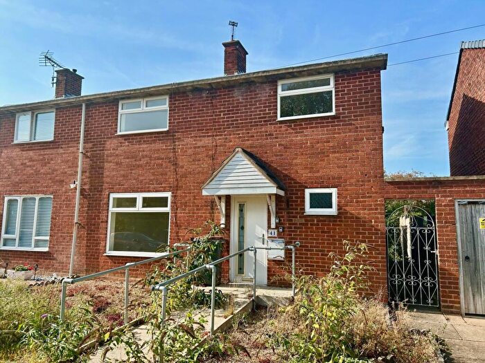 3 Bedroom Semi-Detached House For Sale In Drayton Way, Nuneaton, CV10