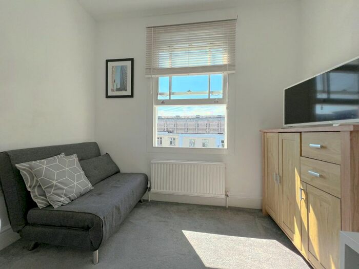 1 Bedroom Flat To Rent In Belsize Road, South Hampstead, London, NW6